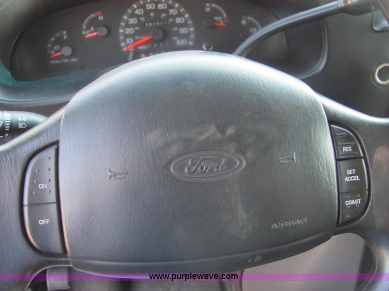 image for item A3564 2000 Ford E350 Super Duty ambulance