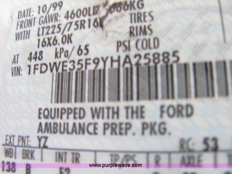 image for item A3564 2000 Ford E350 Super Duty ambulance