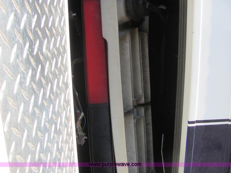 image for item A3564 2000 Ford E350 Super Duty ambulance