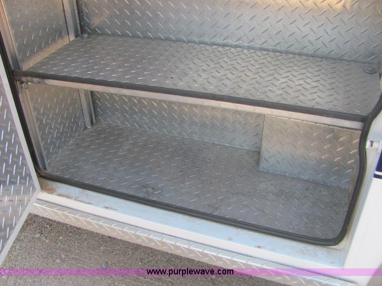 image for item A3564 2000 Ford E350 Super Duty ambulance