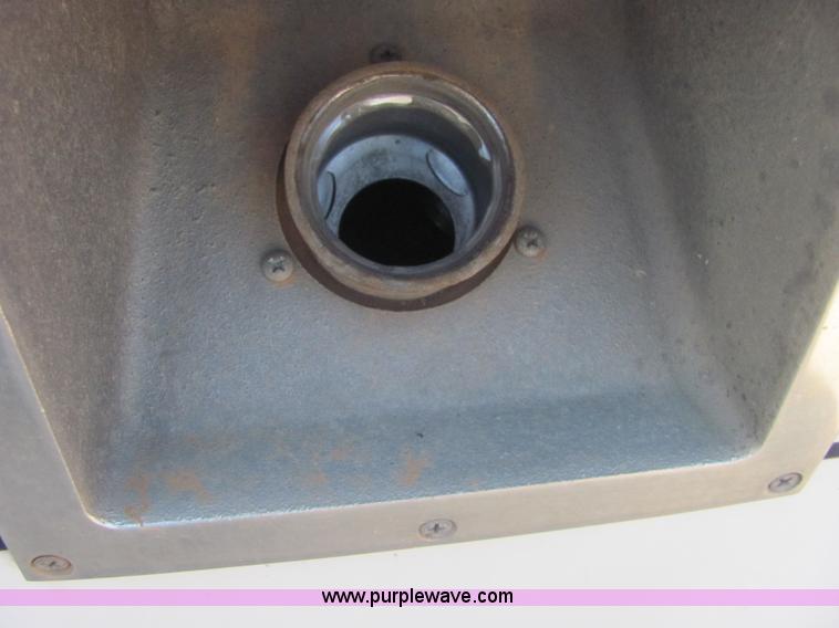 image for item A3564 2000 Ford E350 Super Duty ambulance