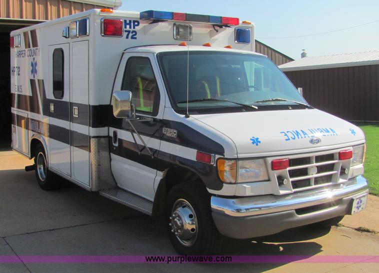 image for item A3565 2000 Ford E350 Super Duty ambulance