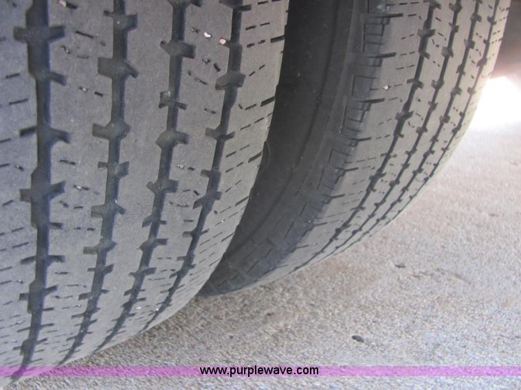 image for item A3565 2000 Ford E350 Super Duty ambulance