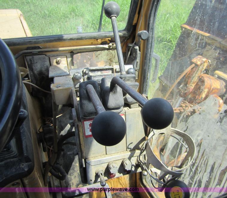 image for item A4712 1987 Hesston Tiger Special 80-90 tractor