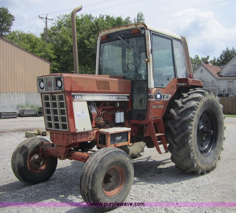 image for item A4715 1978 International Hydro 186 tractor