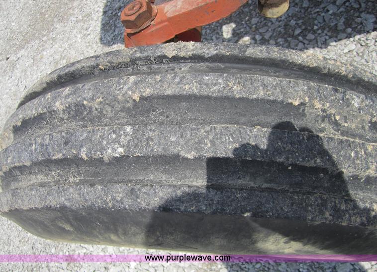 image for item A4715 1978 International Hydro 186 tractor