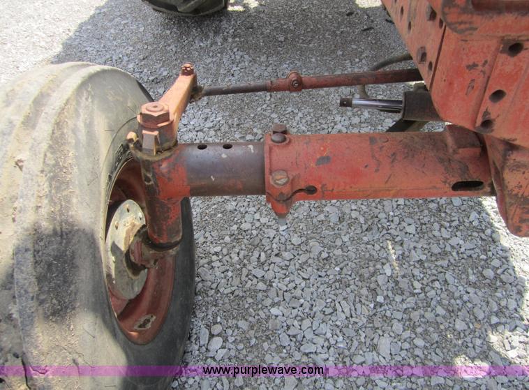 image for item A4715 1978 International Hydro 186 tractor