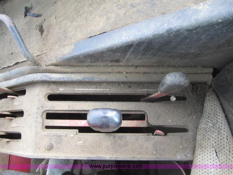 image for item A4715 1978 International Hydro 186 tractor