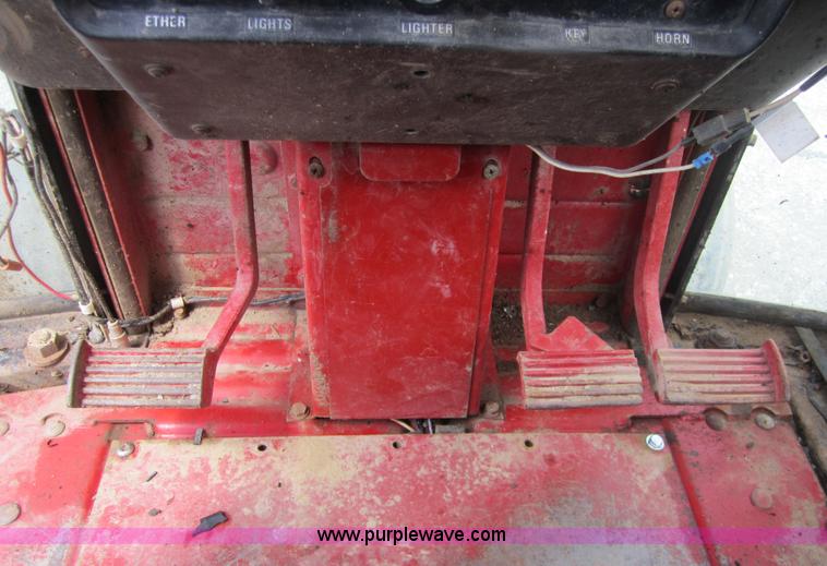 image for item A4715 1978 International Hydro 186 tractor
