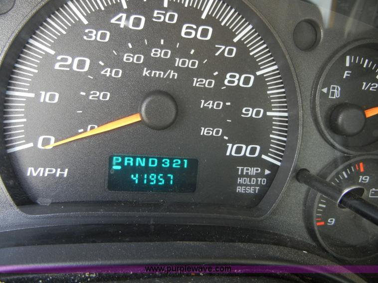 image for item A9983 2007 Chevrolet Express G3500 Davey Coach bus