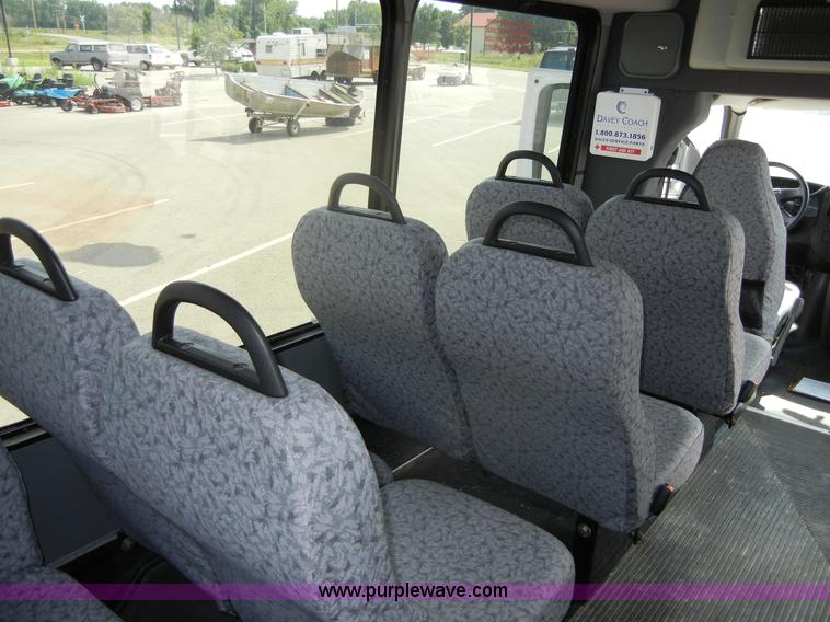 image for item A9983 2007 Chevrolet Express G3500 Davey Coach bus