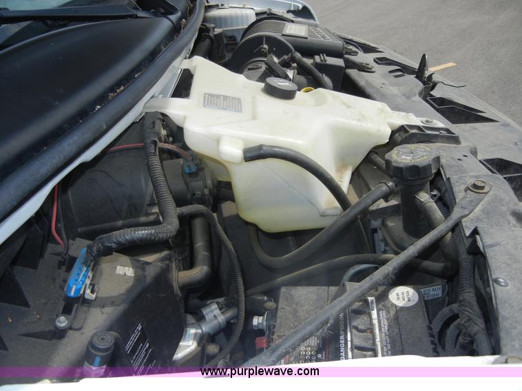 image for item A9983 2007 Chevrolet Express G3500 Davey Coach bus