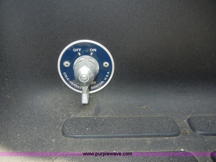 image for item A9983 2007 Chevrolet Express G3500 Davey Coach bus