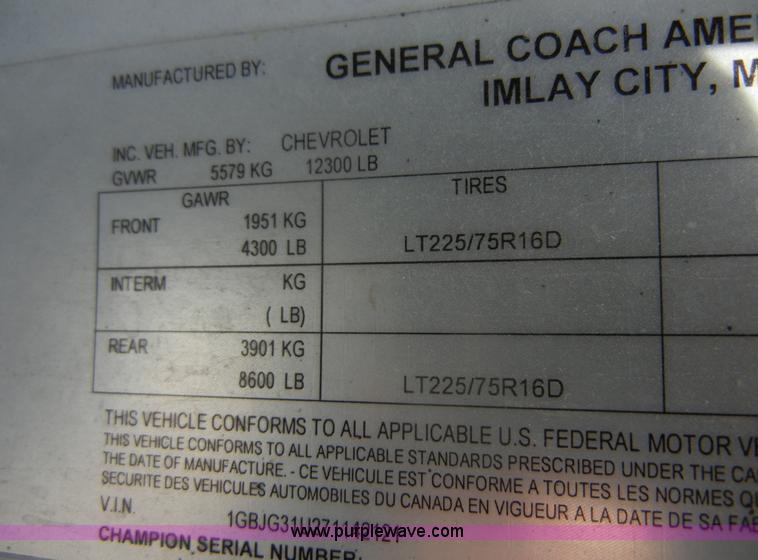 image for item A9983 2007 Chevrolet Express G3500 Davey Coach bus