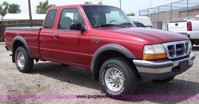 image for item B3511 1998 Ford Ranger supercab pickup truck
