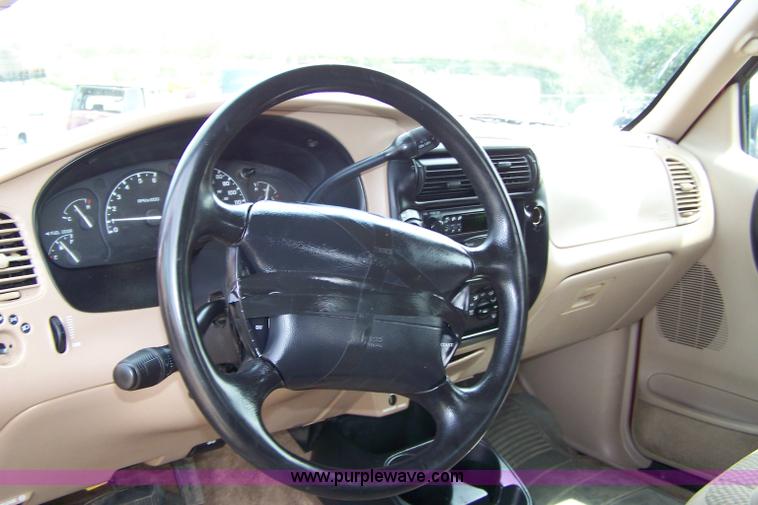 image for item B3511 1998 Ford Ranger supercab pickup truck