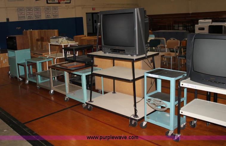 image for item B9938 Assorted office items