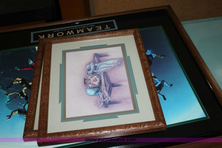 image for item B9938 Assorted office items