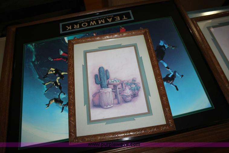 image for item B9938 Assorted office items