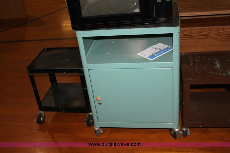 image for item B9938 Assorted office items