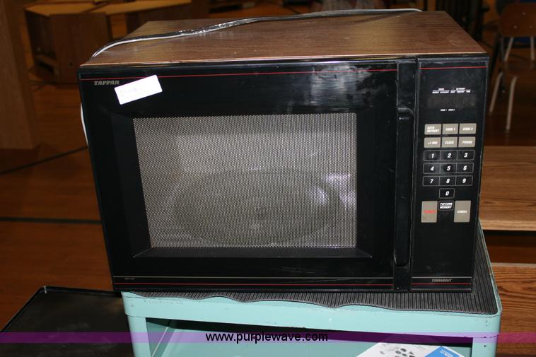 image for item B9938 Assorted office items