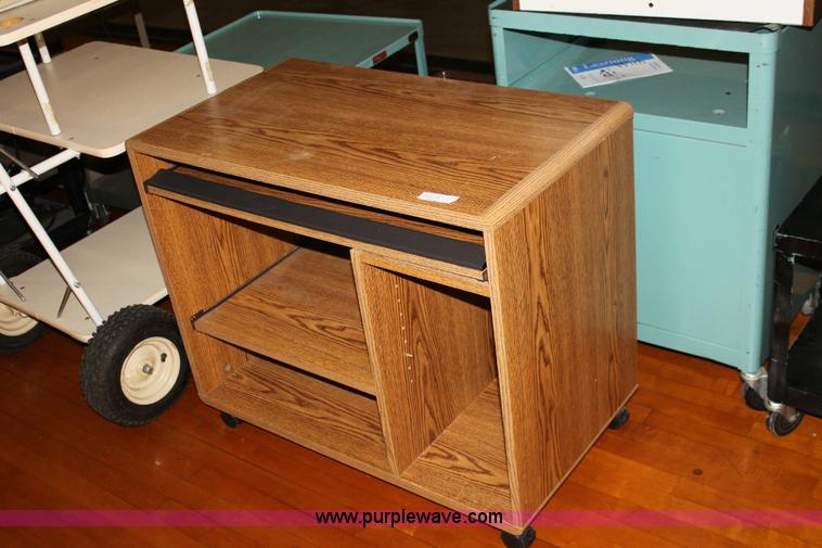 image for item B9938 Assorted office items