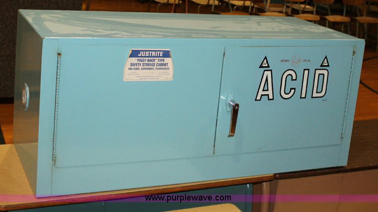 image for item B9944 Approximately 40 student desks