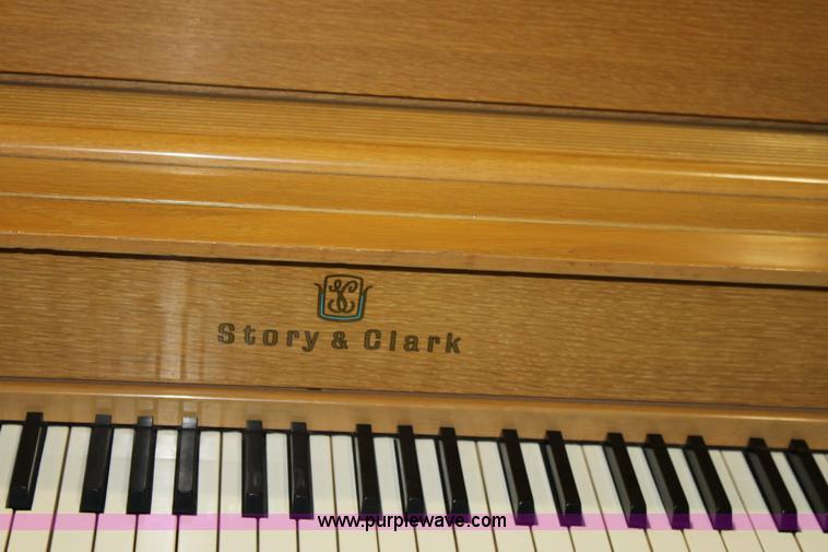 image for item B9945 Story & Clark piano