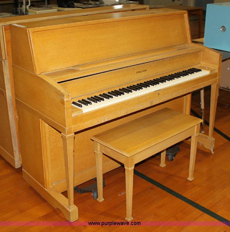 image for item B9946 Story & Clark piano