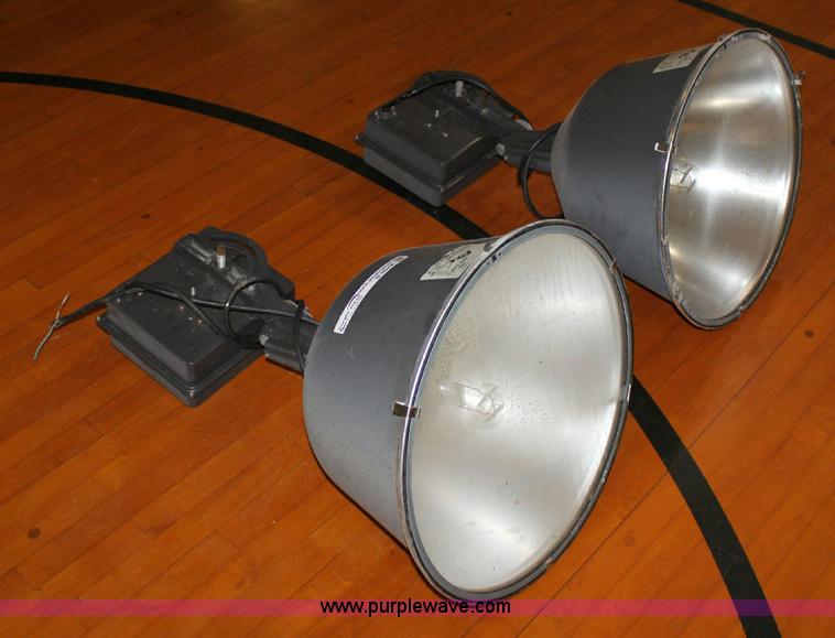 image for item B9948 (13) light fixtures