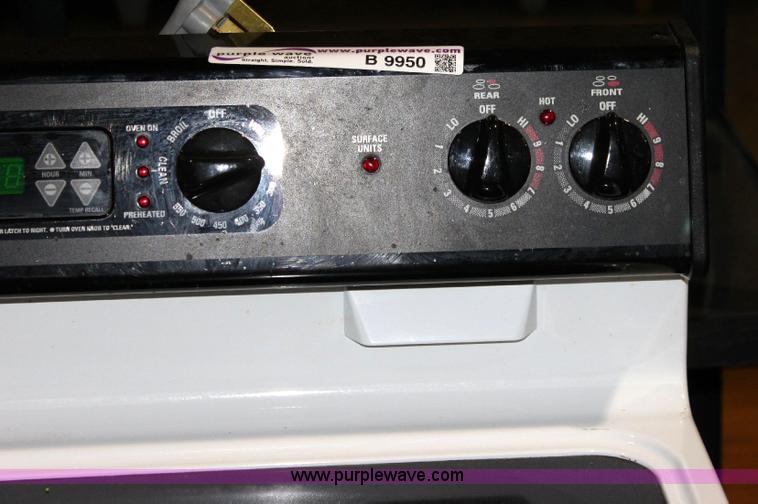 image for item B9950 GE four burner electric over