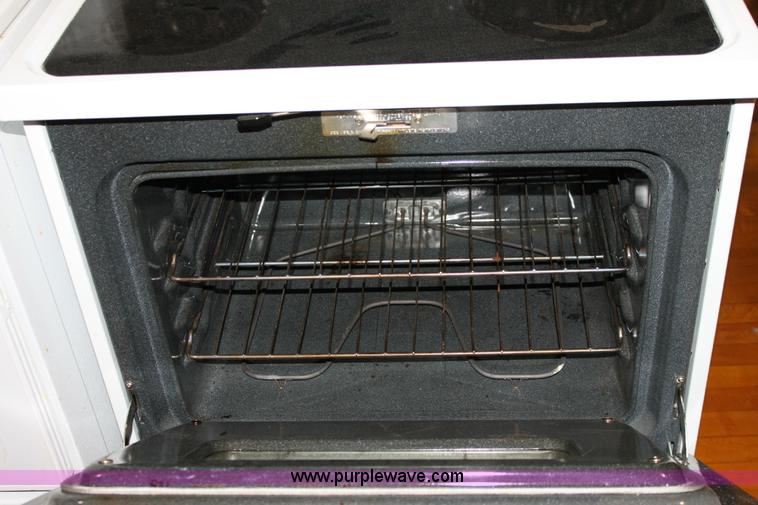 image for item B9950 GE four burner electric over