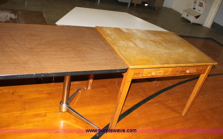 image for item B9952 Assorted tables and video players