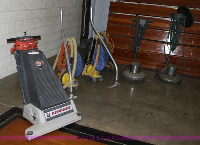 image for item B9956 Advance vacuum