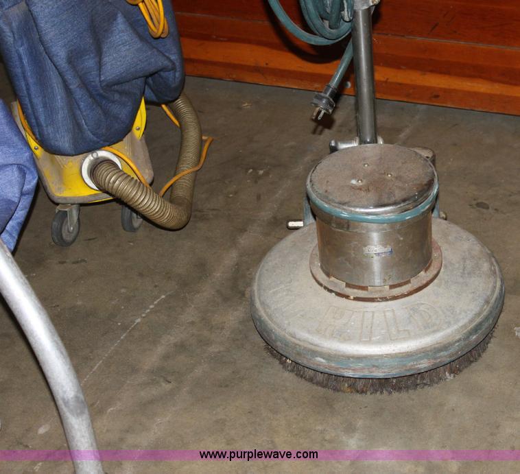 image for item B9956 Advance vacuum