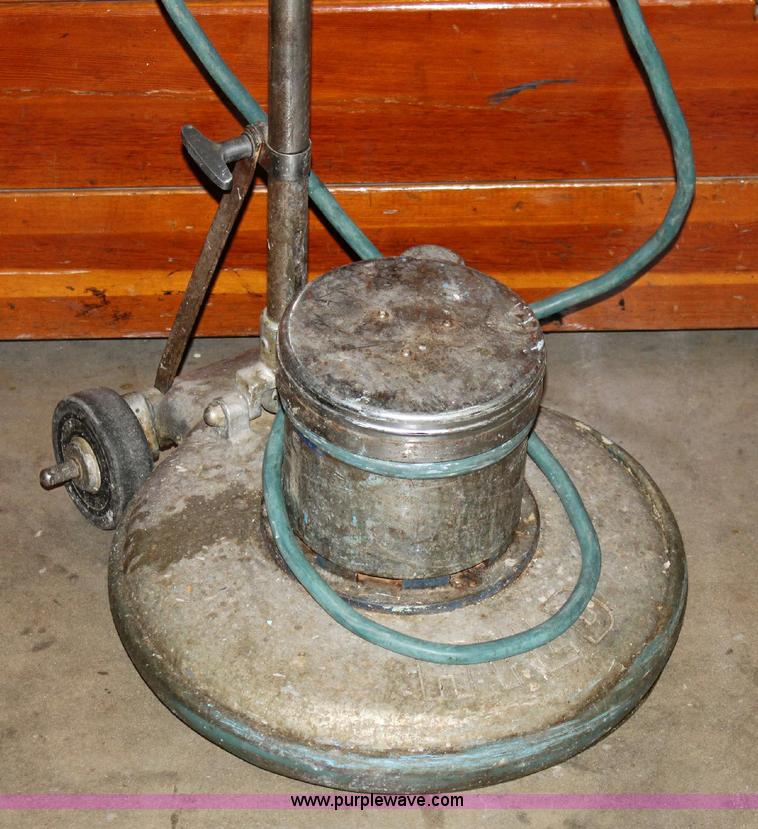 image for item B9956 Advance vacuum