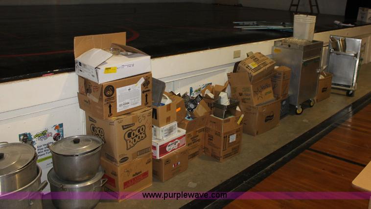 image for item B9957 Assorted commercial kitchen equipment