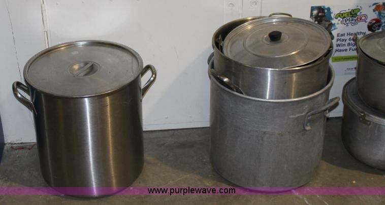 image for item B9957 Assorted commercial kitchen equipment