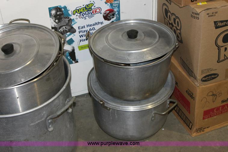 image for item B9957 Assorted commercial kitchen equipment