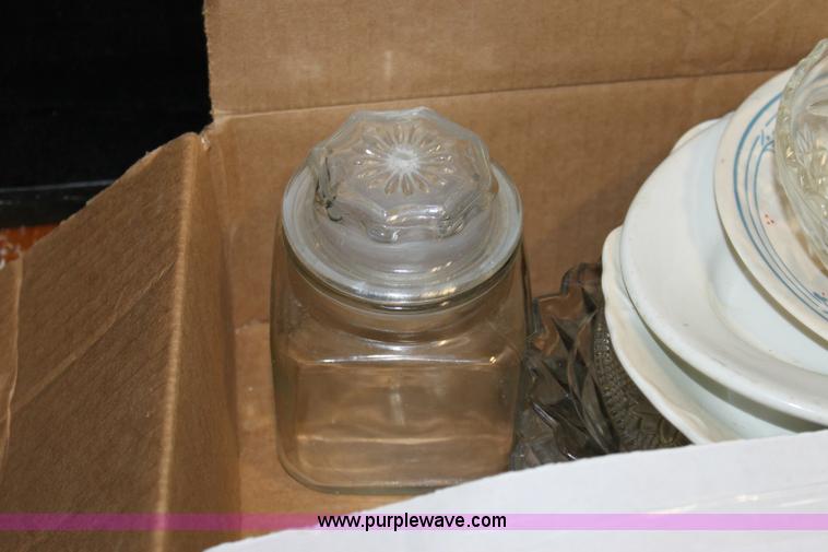 image for item B9957 Assorted commercial kitchen equipment