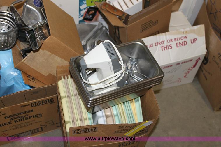 image for item B9957 Assorted commercial kitchen equipment