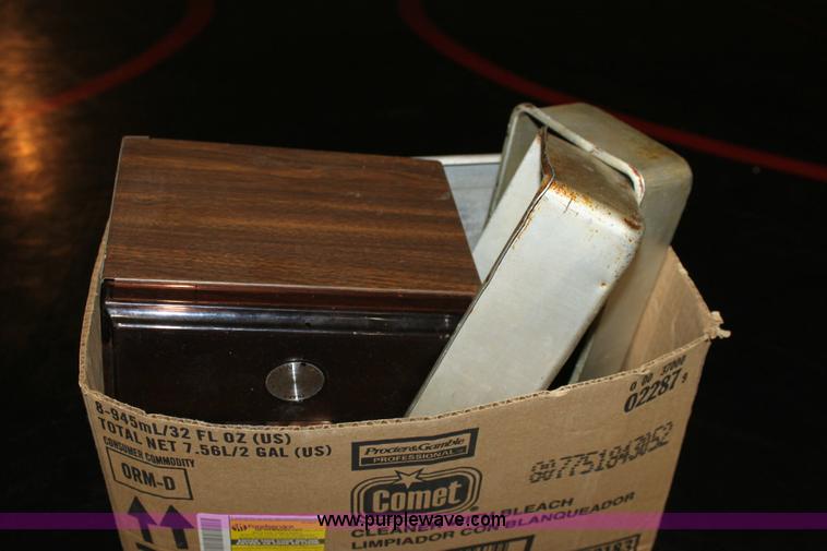 image for item B9957 Assorted commercial kitchen equipment