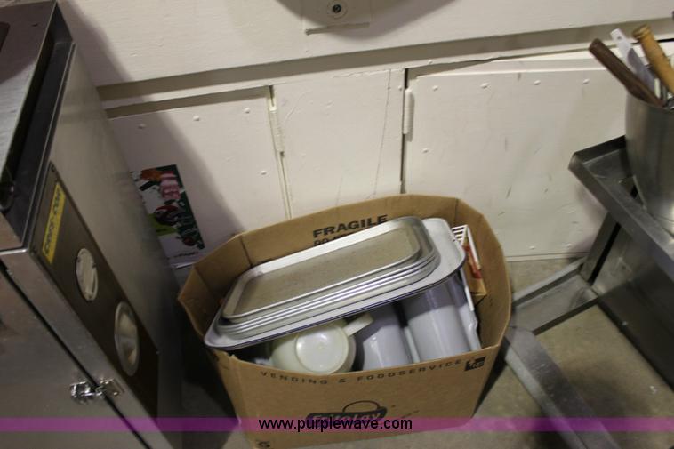 image for item B9957 Assorted commercial kitchen equipment