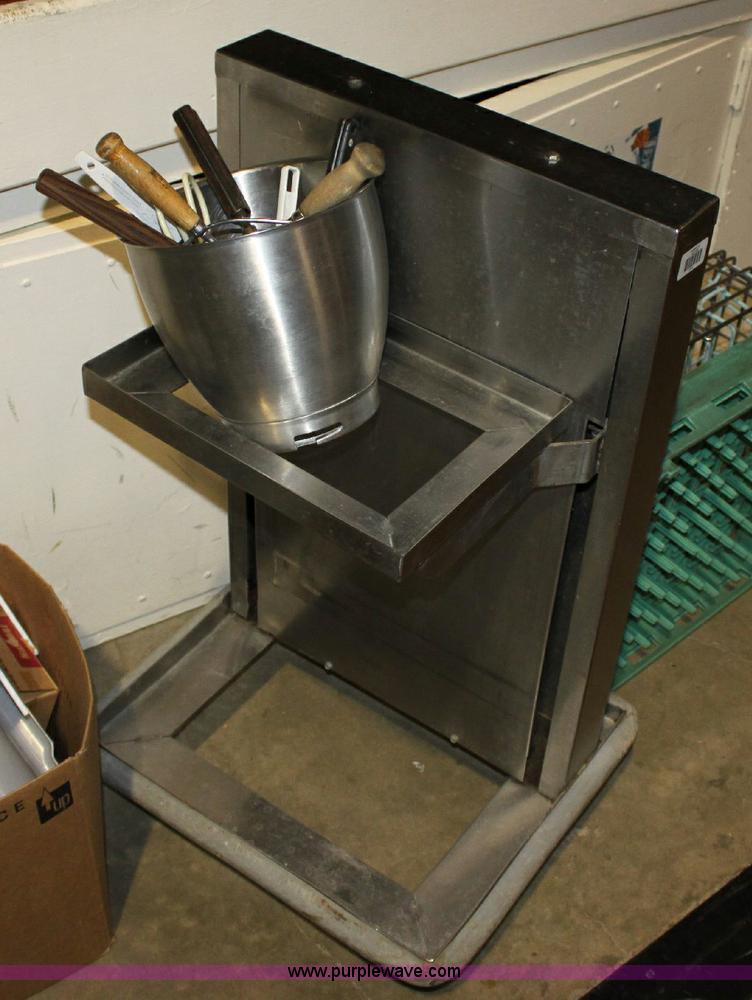 image for item B9957 Assorted commercial kitchen equipment