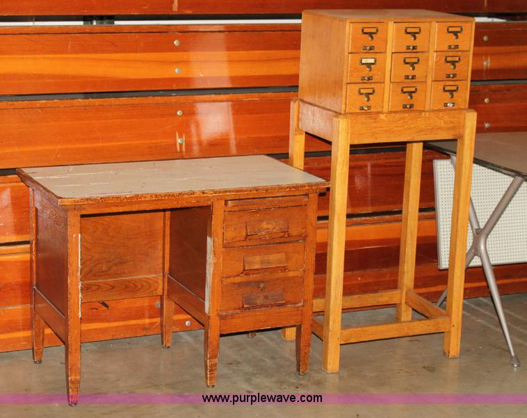 image for item B9958 (13) metal desks and library card cabinet