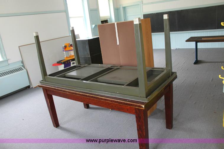 image for item B9961 (2) tables