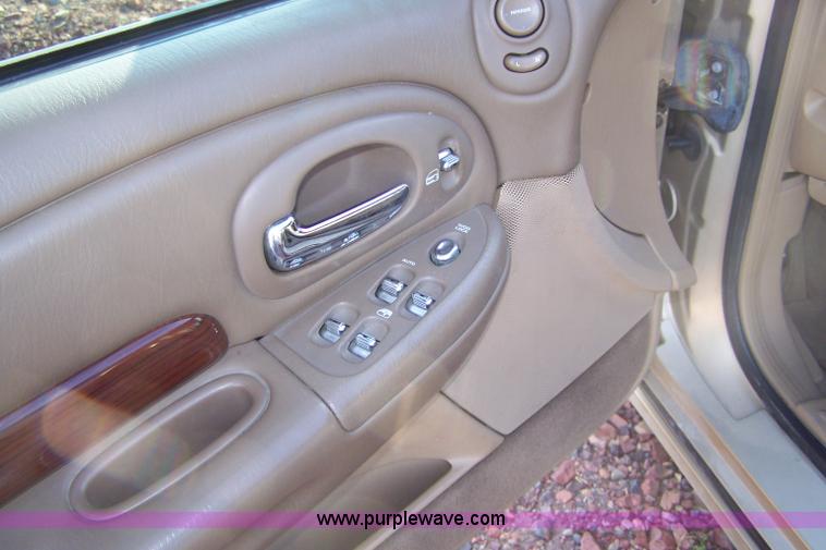 image for item C9335 2000 Chrysler 300M