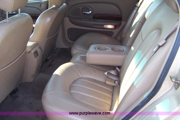 image for item C9335 2000 Chrysler 300M