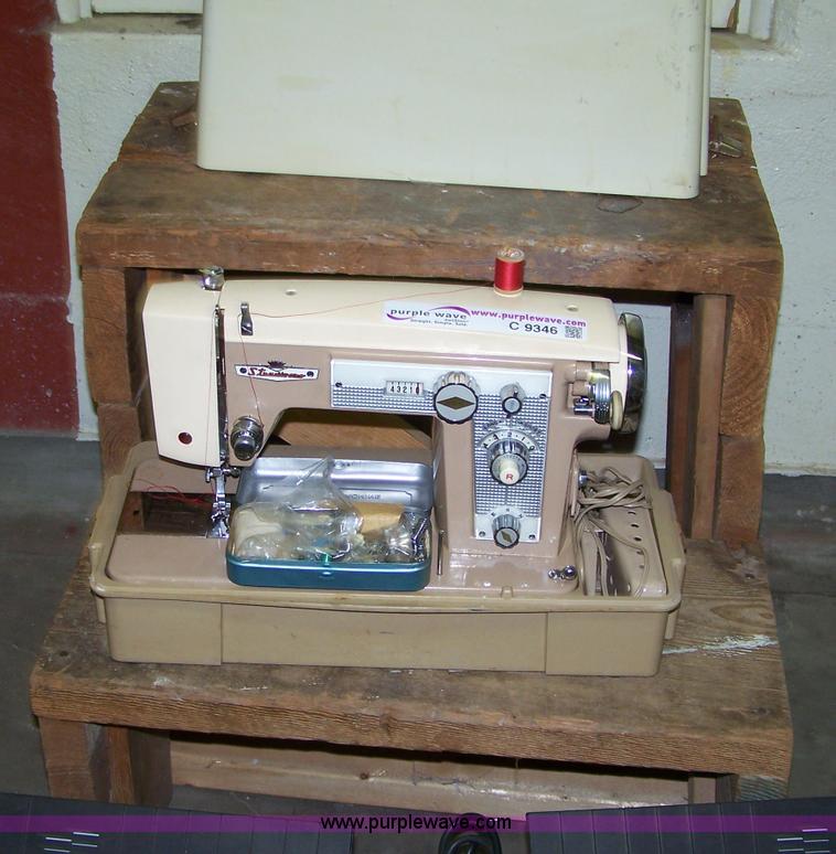 image for item C9346 Assorted appliances