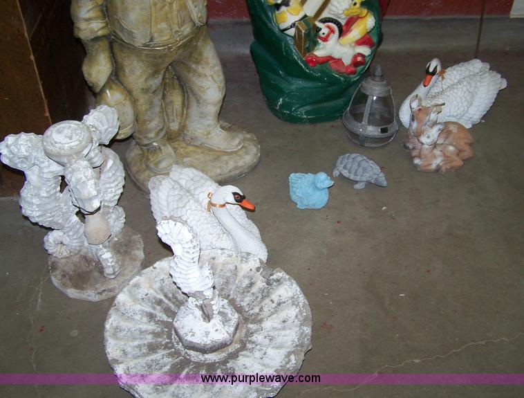 image for item C9349 Assorted decor